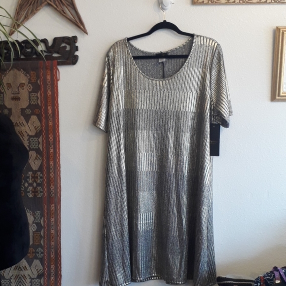 Espresso Dresses & Skirts - Expresso Silver and Gold Metallic Dress